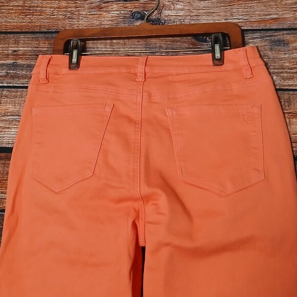 NWT DG2 Diane Gilman Pants Size 14 Petite Coral Capri Floral Embroidered Stretch - Picture 5 of 10